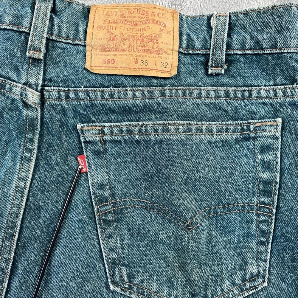 Vintage Levis 550 Jeans Mens 36x32 Green 90s Relaxed Fit Tapered Leg Made in USA